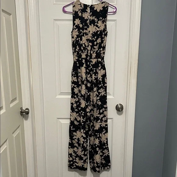 GAP Black and Cream Floral Jumpsuit, Size XS - Picture 2 of 3